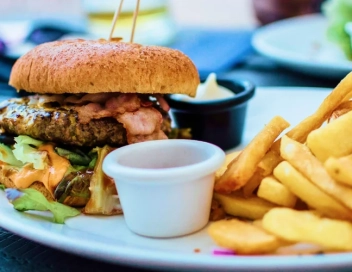 Fast Food Revolution: The Rise of Gourmet Burgers